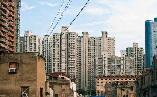 武汉住宅爆料事件视频曝光,揭露楼顶违建背后的真相  第1张